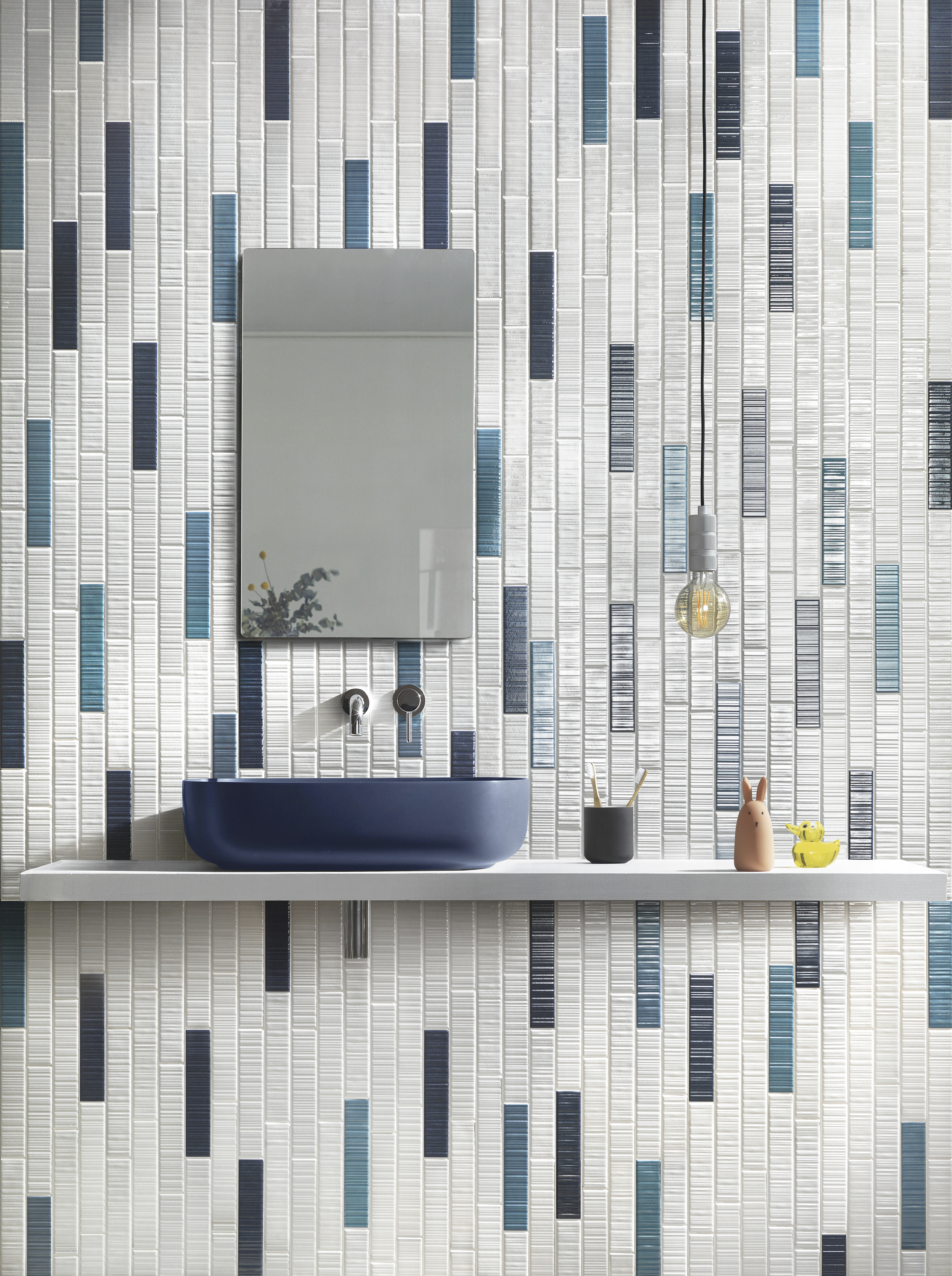 ブルテリア2 Havalance Two-tone TV Stand – Luna Furniture