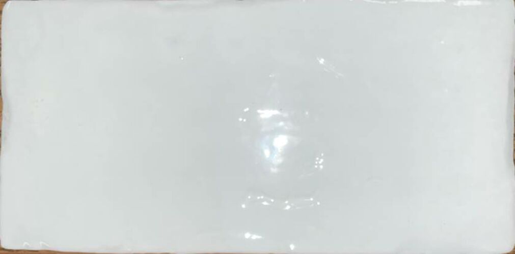 WHITE WALL swatch