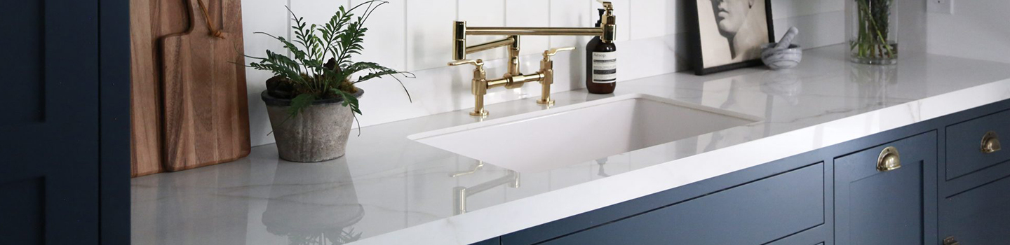 white porcelain countertop